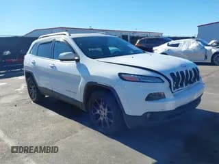 ✅ 2016 Jeep Cherokee Latitude • VIN: 1C4PJLCB3GW125687 • Lot: 43788757. Wystawiony na IAAI z przebiegiem 233 807 mil. Bezpłatny archiwum sprzedaży aukcyjnych z USA i szczegółowy raport historii pojazdu na DreamBid. Zdjęcie 1.