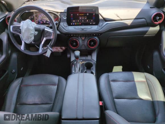 ✅ 2023 Chevrolet Blazer RS • VIN: 3GNKBERSXPS100136 • Lot: 68014405. Wystawiony na Copart z przebiegiem 42 845 mil. Bezpłatny archiwum sprzedaży aukcyjnych z USA i szczegółowy raport historii pojazdu na DreamBid. Zdjęcie 8.