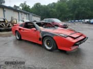 ✅ 1986 Pontiac Firebird Trans Am • VIN: 1G2FW87F7GL215454 • Лот: 64625545. Опубликован ранее на Copart с пробегом Не указан. Бесплатный доступ к архиву аукционных продаж из США и подробный отчёт об истории автомобиля на DreamBid. Изображение 4.
