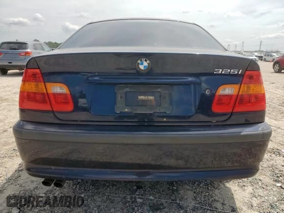 ✅ 2002 BMW 3 Series 325i • VIN: WBAET37442NG74438 • Lot: 70879365. Listed on Copart with 210,775 mi. Free auction sales archive from the USA and detailed vehicle history report at DreamBid. Image 6.