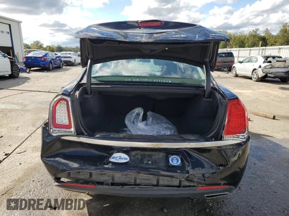 ✅ 2018 Chrysler 300 Touring • VIN: 2C3CCAAG4JH341926 • Lot: 90263395. Listed on Copart with 138,525 mi. Free auction sales archive from the USA and detailed vehicle history report at DreamBid. Image 6.