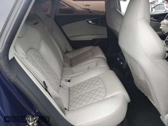 ✅ 2014 Audi S7 Prestige • VIN: WAUW2AFC3EN003672 • Lot: 62079905. Wystawiony na Copart z przebiegiem Nie podano. Bezpłatny archiwum sprzedaży aukcyjnych z USA i szczegółowy raport historii pojazdu na DreamBid. Zdjęcie 10.