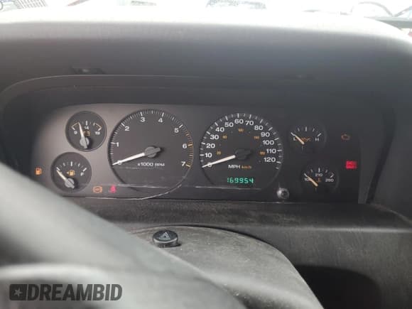 ✅ 2004 Jeep Grand Cherokee Laredo • VIN: 1J4GW48S84C382447 • Lot: 58721555. Listed on Copart with 169,954 mi. Free auction sales archive from the USA and detailed vehicle history report at DreamBid. Image 9.