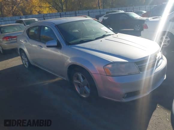 2011 Dodge Avenger Lux с VIN 1B3BD2FB8BN583488, выставлен на аукционе IAAI как лот 43595391 с пробегом 275 294 миль миль и . История ставок и продаж доступна на DreamBid. Изображение 1.