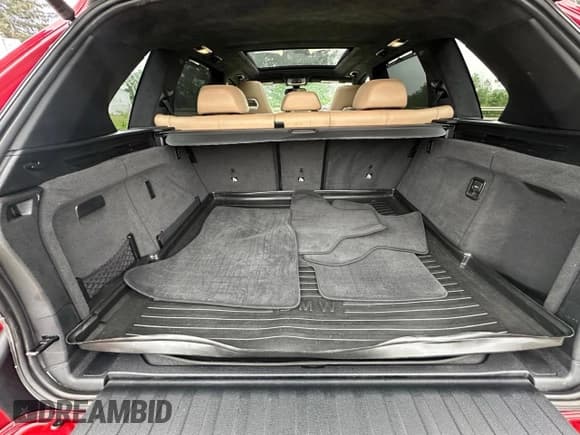 ✅ 2016 BMW X5 M • VIN: 5YMKT6C59G0R78539 • Lot: 71564485. Wystawiony na Copart z przebiegiem 140 797 mil. Bezpłatny archiwum sprzedaży aukcyjnych z USA i szczegółowy raport historii pojazdu na DreamBid. Zdjęcie 12.