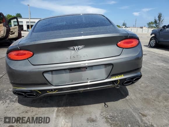 ✅ 2022 Bentley Continental GT GT V8 • VIN: SCBCG2ZG3NC093058 • Lot: 66557405. Listed on Copart with 9,760 mi. Free auction sales archive from the USA and detailed vehicle history report at DreamBid. Image 6.