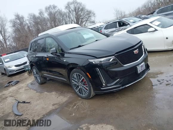 ✅ 2022 Cadillac XT6 Sport • VIN: 1GYKPHRS3NZ138698 • Lot: 41547570. Wystawiony na IAAI z przebiegiem 15 919 mil. Bezpłatny archiwum sprzedaży aukcyjnych z USA i szczegółowy raport historii pojazdu na DreamBid. Zdjęcie 1.