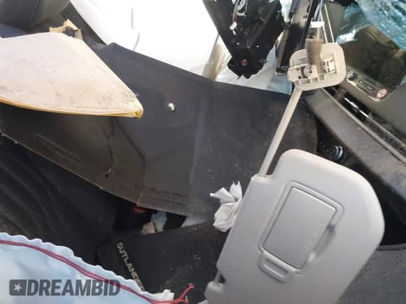 2025 Mitsubishi Outlander SEL with VIN JA4J3WA83SZ019184, listed as a IAAI auction lot 43605573 with Not provided miles and . Bid and sale history available at DreamBid. Image 5.