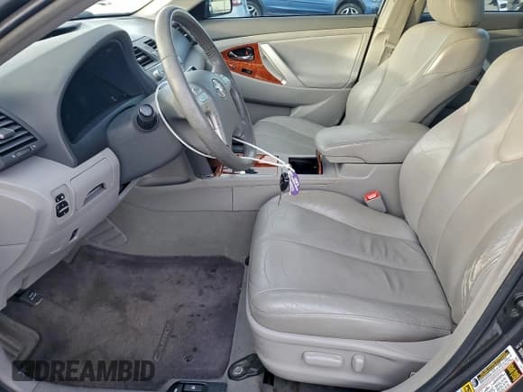 ✅ 2011 Toyota Camry LE • VIN: 4T1BF3EK0BU611964 • Lot: 93753215. Wystawiony na Copart z przebiegiem 160 614 mil. Bezpłatny archiwum sprzedaży aukcyjnych z USA i szczegółowy raport historii pojazdu na DreamBid. Zdjęcie 7.