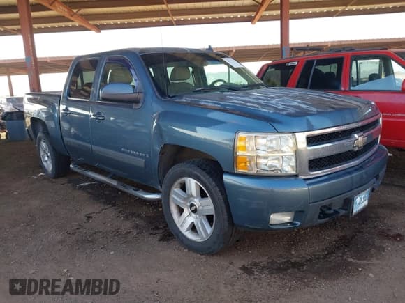 ✅ 2007 Chevrolet Silverado 1500 1LT • VIN: 2GCEK13M271506108 • Lot: 43561647. Listed on IAAI with 206,819 mi. Free auction sales archive from the USA and detailed vehicle history report at DreamBid. Image 1.