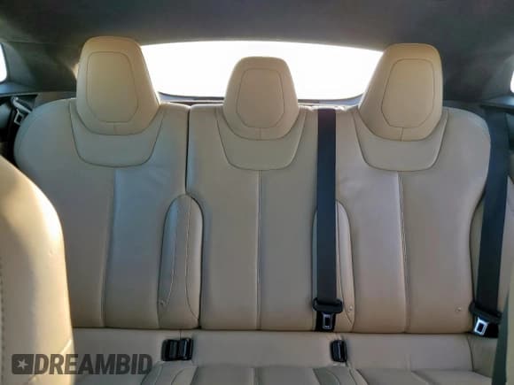 ✅ 2015 Tesla Model S 85D • VIN: 5YJSA1E28FF107829 • Лот: 80302295. Опубликован ранее на Copart с пробегом 136 916 миль. Бесплатный доступ к архиву аукционных продаж из США и подробный отчёт об истории автомобиля на DreamBid. Изображение 10.