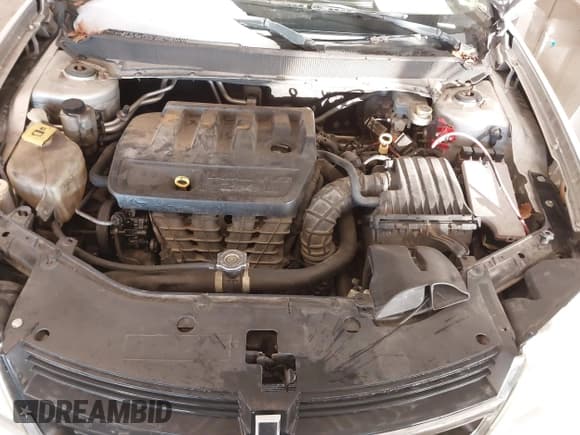 ✅ 2009 Dodge Avenger SE • VIN: 1B3LC46B09N571994 • Lot: 41399307. Wystawiony na IAAI z przebiegiem 172 223 mil. Bezpłatny archiwum sprzedaży aukcyjnych z USA i szczegółowy raport historii pojazdu na DreamBid. Zdjęcie 10.