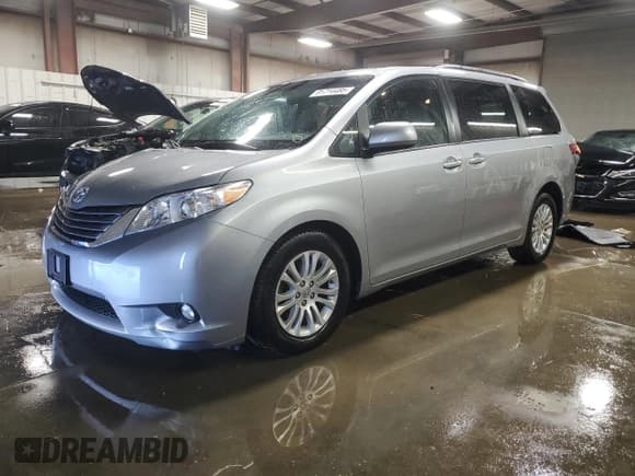 ✅ 2017 Toyota Sienna XLE • VIN: 5TDYZ3DC9HS881966 • Lot: 91714485. Wystawiony na Copart z przebiegiem 47 634 mil. Bezpłatny archiwum sprzedaży aukcyjnych z USA i szczegółowy raport historii pojazdu na DreamBid. Zdjęcie 1.