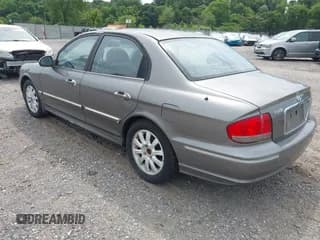 ✅ 2004 Hyundai Sonata GLS • VIN: KMHWF35H24A995689 • Lot: 42749310. Listed on IAAI with 4,907 mi. Free auction sales archive from the USA and detailed vehicle history report at DreamBid. Image 3.
