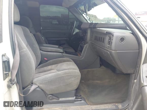 ✅ 2003 Chevrolet Silverado 1500 LS • VIN: 1GCEK19T53E275910 • Лот: 43276793. Опубликован ранее на IAAI с пробегом 228 383 миль. Бесплатный доступ к архиву аукционных продаж из США и подробный отчёт об истории автомобиля на DreamBid. Изображение 5.