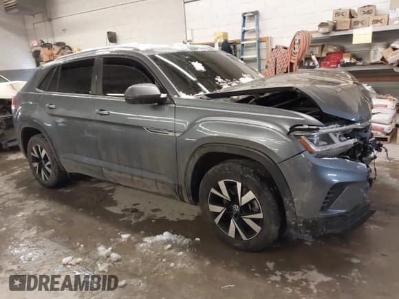 ✅ 2022 Volkswagen Atlas SE • VIN: 1V2LC2CA6NC202401 • Lot: 41485676. Listed on IAAI with 31,101 mi. Free auction sales archive from the USA and detailed vehicle history report at DreamBid. Image 1.