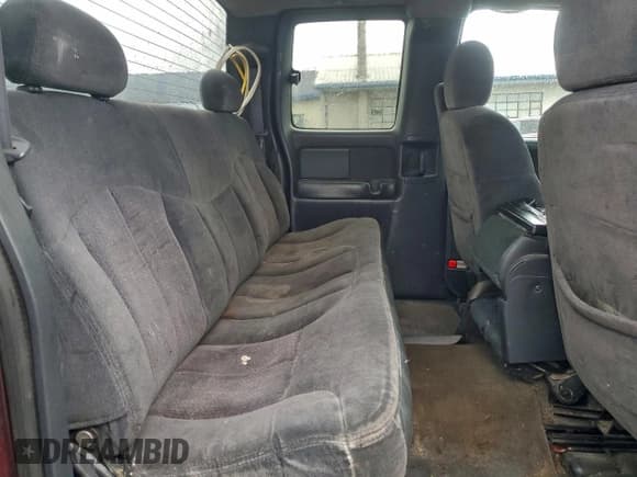 ✅ 2000 Chevrolet Silverado 1500 LS • VIN: 2GCEC19T1Y1314482 • Lot: 94380205. Wystawiony na Copart z przebiegiem 231 358 mil. Bezpłatny archiwum sprzedaży aukcyjnych z USA i szczegółowy raport historii pojazdu na DreamBid. Zdjęcie 10.