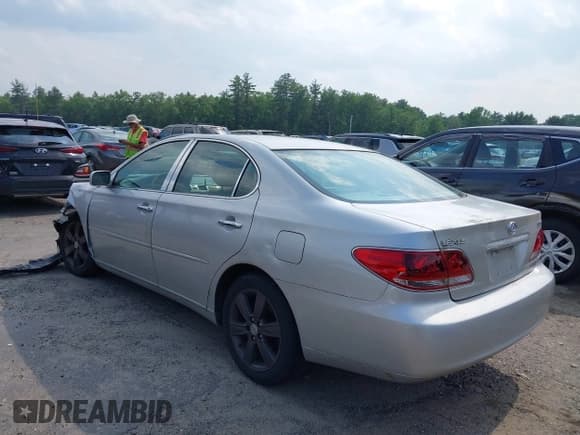 ✅ 2005 Lexus ES 350 • VIN: JTHBA30G755078448 • Lot: 42455620. Listed on IAAI with 210,128 mi. Free auction sales archive from the USA and detailed vehicle history report at DreamBid. Image 3.