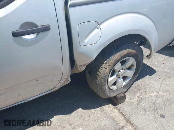 ✅ 2009 Nissan Frontier SE • VIN: 1N6AD07U59C407404 • Lot: 42772182. Wystawiony na IAAI z przebiegiem 183 640 mil. Bezpłatny archiwum sprzedaży aukcyjnych z USA i szczegółowy raport historii pojazdu na DreamBid. Zdjęcie 6.