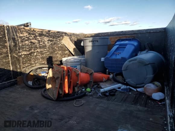 ✅ 2006 Chevrolet Silverado 1500 • VIN: 1GBJC34UX6E138736 • Lot: 92936495. Wystawiony na Copart z przebiegiem 88 956 mil. Bezpłatny archiwum sprzedaży aukcyjnych z USA i szczegółowy raport historii pojazdu na DreamBid. Zdjęcie 10.