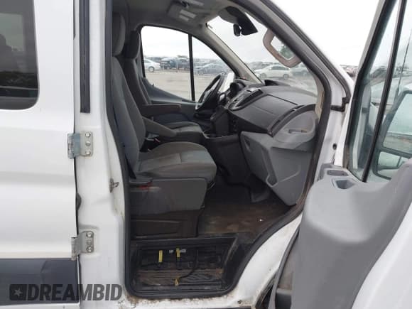 ✅ 2016 Ford Transit XL • VIN: 1FBZX2ZM9GKA67851 • Lot: 42663513. Wystawiony na IAAI z przebiegiem 185 670 mil. Bezpłatny archiwum sprzedaży aukcyjnych z USA i szczegółowy raport historii pojazdu na DreamBid. Zdjęcie 7.