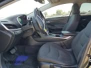 ✅ 2017 Chevrolet Volt LT • VIN: 1G1RC6S51HU196330 • Lot: 67930703. Wystawiony na Copart z przebiegiem 93 045 mil. Bezpłatny archiwum sprzedaży aukcyjnych z USA i szczegółowy raport historii pojazdu na DreamBid. Zdjęcie 7.