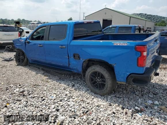 2022 Chevrolet Silverado 1500 Custom Trail Boss with VIN 3GCPDCED8NG613826, listed as a Copart auction lot 60662685 with 88,221 mi miles and Non repairable. Bid and sale history available at DreamBid. Image 2.