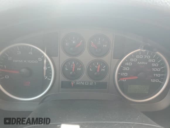 ✅ 2005 Ford F-150 XLT • VIN: 1FTRF04595KD36253 • Lot: 70544565. Wystawiony na Copart z przebiegiem 119 306 mil. Bezpłatny archiwum sprzedaży aukcyjnych z USA i szczegółowy raport historii pojazdu na DreamBid. Zdjęcie 9.