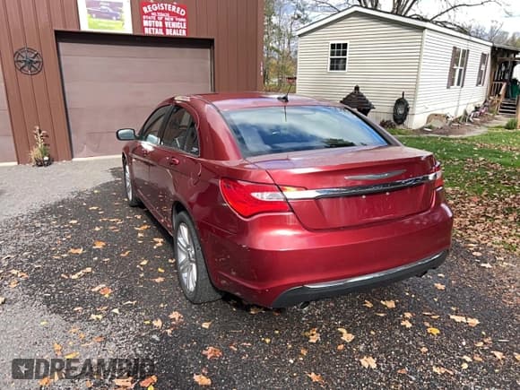 ✅ 2012 Chrysler 200 Touring • VIN: 1C3CCBBG4CN199415 • Лот: 89870865. Опубликован ранее на Copart с пробегом 126 490 миль. Бесплатный доступ к архиву аукционных продаж из США и подробный отчёт об истории автомобиля на DreamBid. Изображение 3.