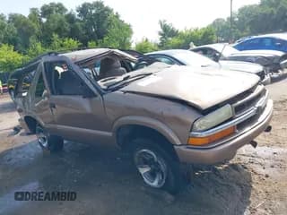 ✅ 2003 Chevrolet Blazer Xtreme • VIN: 1GNCS18X93K152096 • Lot: 42488431. Wystawiony na IAAI z przebiegiem 185 224 mil. Bezpłatny archiwum sprzedaży aukcyjnych z USA i szczegółowy raport historii pojazdu na DreamBid. Zdjęcie 1.