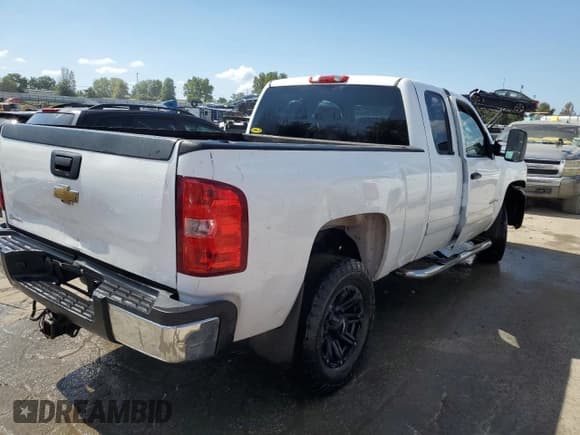 ✅ 2008 Chevrolet Silverado 2500HD 1LT • VIN: 1GCHK29K98E114493 • Lot: 70193904. Wystawiony na Copart z przebiegiem 215 117 mil. Bezpłatny archiwum sprzedaży aukcyjnych z USA i szczegółowy raport historii pojazdu na DreamBid. Zdjęcie 3.