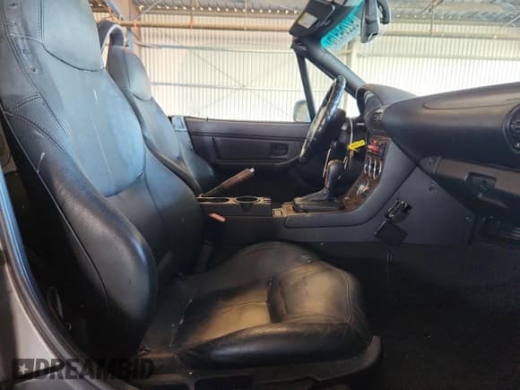 ✅ 2001 BMW Z3 2.5 • VIN: WBACN334X1LM01938 • Лот: 92264975. Опубликован ранее на Copart с пробегом 251 513 миль. Бесплатный доступ к архиву аукционных продаж из США и подробный отчёт об истории автомобиля на DreamBid. Изображение 10.