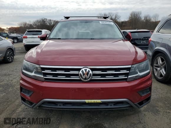 ✅ 2019 Volkswagen Tiguan SE • VIN: 3VV2B7AX0KM011301 • Lot: 89542325. Wystawiony na Copart z przebiegiem 74 196 mil. Bezpłatny archiwum sprzedaży aukcyjnych z USA i szczegółowy raport historii pojazdu na DreamBid. Zdjęcie 5.
