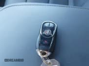 ✅ 2024 Buick Enclave Premium • VIN: 5GAERCKW8RJ127232 • Lot: 41685518. Wystawiony na IAAI z przebiegiem 12 942 mil. Bezpłatny archiwum sprzedaży aukcyjnych z USA i szczegółowy raport historii pojazdu na DreamBid. Zdjęcie 11.