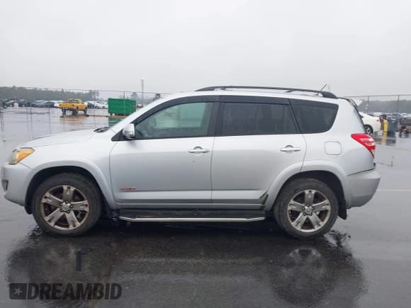 ✅ 2010 Toyota RAV4 Sport • VIN: JTMRK4DV6A5089852 • Lot: 43834599. Listed on IAAI with 203,492 mi. Free auction sales archive from the USA and detailed vehicle history report at DreamBid. Image 14.