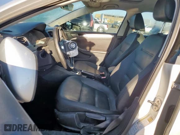 ✅ 2011 Volkswagen Jetta SEL • VIN: 3VWLX7AJ4BM368686 • Lot: 53942575. Listed on Copart with 152,581 mi. Free auction sales archive from the USA and detailed vehicle history report at DreamBid. Image 7.