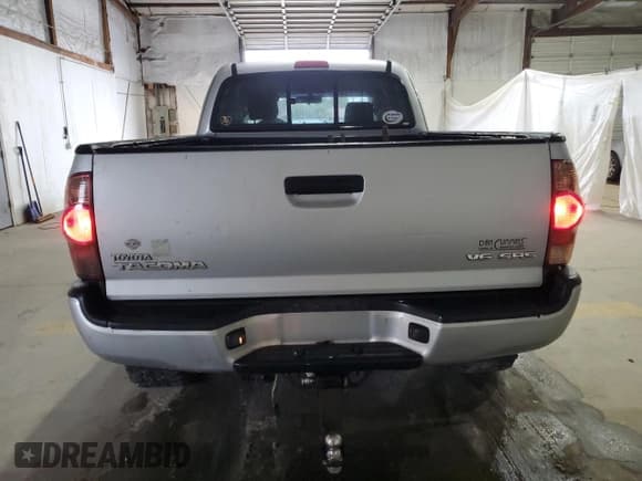 ✅ 2008 Toyota Tacoma • VIN: 5TEUU42N38Z582807 • Lot: 90429845. Listed on Copart with 187,473 mi. Free auction sales archive from the USA and detailed vehicle history report at DreamBid. Image 6.