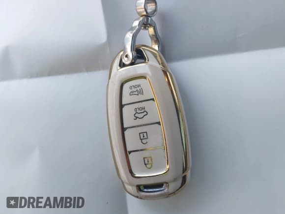 ✅ 2020 Hyundai Santa Fe SEL • VIN: 5NMS33AD3LH261307 • Lot: 42940601. Listed on IAAI with 95,444 mi. Free auction sales archive from the USA and detailed vehicle history report at DreamBid. Image 11.