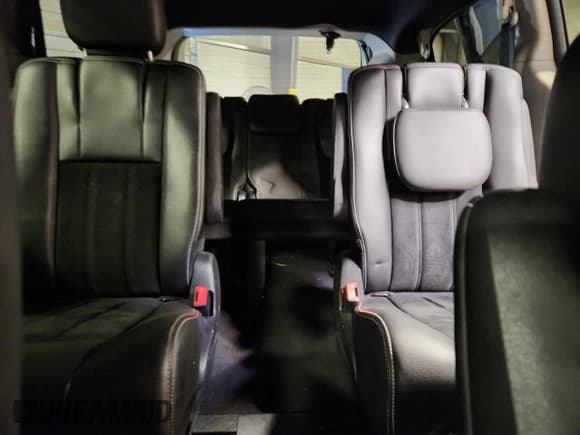 ✅ 2018 Dodge Grand Caravan SXT • VIN: 2C4RDGCG1JR238847 • Lot: 90864705. Wystawiony na Copart z przebiegiem 121 212 mil. Bezpłatny archiwum sprzedaży aukcyjnych z USA i szczegółowy raport historii pojazdu na DreamBid. Zdjęcie 10.