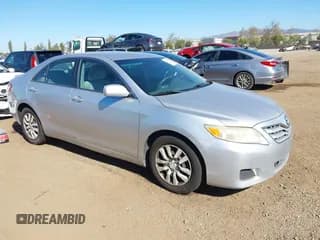 ✅ 2011 Toyota Camry LE • VIN: 4T4BF3EK0BR131526 • Лот: 43592695. Опубликован ранее на IAAI с пробегом 274 201 миль. Бесплатный доступ к архиву аукционных продаж из США и подробный отчёт об истории автомобиля на DreamBid. Изображение 1.