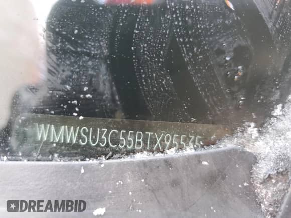 2011 MINI Hardtop with VIN WMWSU3C55BTX95535, listed as a Copart auction lot 44183835 with 105,491 mi miles and Clean title. Bid and sale history available at DreamBid. Image 12.