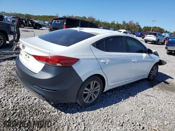 ✅ 2017 Hyundai Elantra SE • VIN: 5NPD84LF7HH107630 • Lot: 82666695. Listed on Copart with 172,302 mi. Free auction sales archive from the USA and detailed vehicle history report at DreamBid. Image 3.