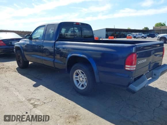 2004 Dodge Dakota Sport z VIN 1D7GL32K34S519405, wystawiony jako IAAI lot #42829944 z przebiegiem 153 345 mil mil oraz . Historia ofert i sprzedaży dostępna na DreamBid. Obrazek 3.