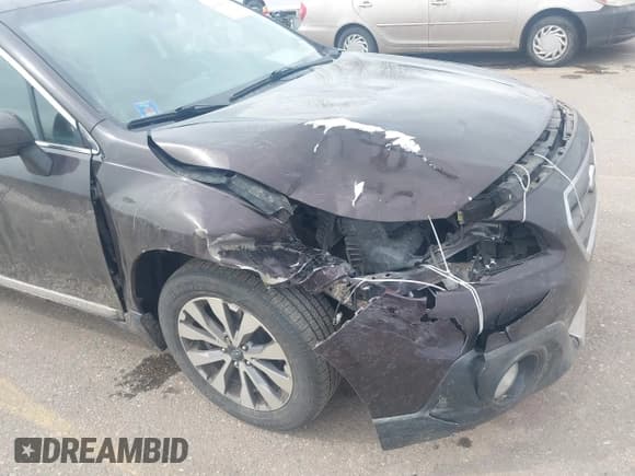 ✅ 2017 Subaru Outback Touring • VIN: 4S4BSATCXH3217611 • Lot: 41648423. Wystawiony na IAAI z przebiegiem 117 999 mil. Bezpłatny archiwum sprzedaży aukcyjnych z USA i szczegółowy raport historii pojazdu na DreamBid. Zdjęcie 6.