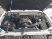 ✅ 1999 Isuzu Trooper S • VIN: JACDJ58X7X7918860 • Lot: 43733310. Wystawiony na IAAI z przebiegiem 209 429 mil. Bezpłatny archiwum sprzedaży aukcyjnych z USA i szczegółowy raport historii pojazdu na DreamBid. Zdjęcie 10.