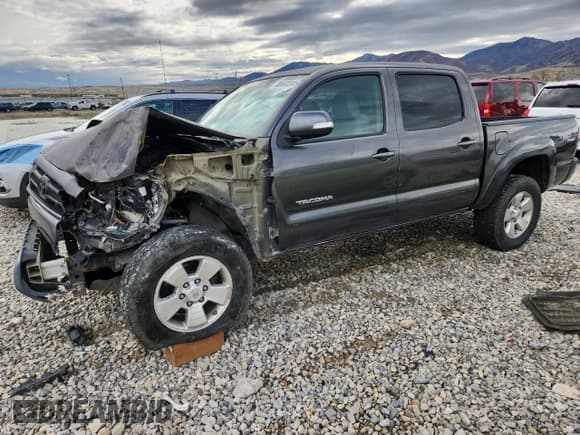 ✅ 2012 Toyota Tacoma • VIN: 3TMLU4EN3CM101693 • Lot: 86683345. Listed on Copart with 168,266 mi. Free auction sales archive from the USA and detailed vehicle history report at DreamBid. Image 1.