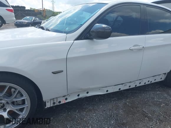 ✅ 2011 BMW 3 Series 335d • VIN: WBAPN7C5XBA949226 • Lot: 42644912. Wystawiony na IAAI z przebiegiem 94 160 mil. Bezpłatny archiwum sprzedaży aukcyjnych z USA i szczegółowy raport historii pojazdu na DreamBid. Zdjęcie 6.