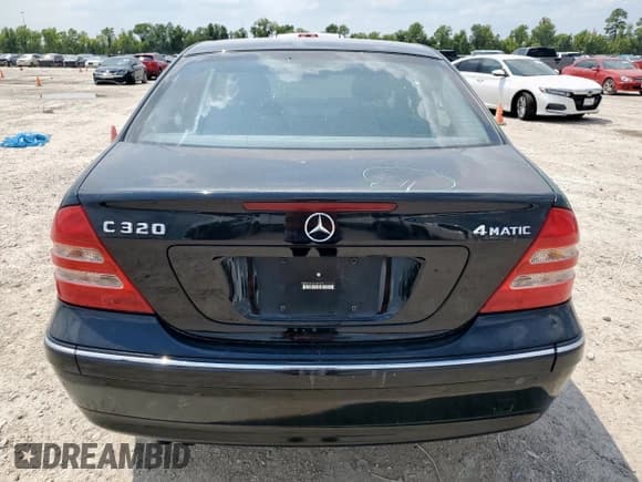 ✅ 2003 Mercedes-Benz C 320 • VIN: WDBRF84J33F381267 • Lot: 70131255. Wystawiony na Copart z przebiegiem Nie podano. Bezpłatny archiwum sprzedaży aukcyjnych z USA i szczegółowy raport historii pojazdu na DreamBid. Zdjęcie 6.