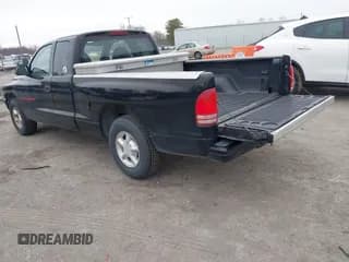 ✅ 1999 Dodge Dakota • VIN: 1B7FL22P8XS232450 • Lot: 41754680. Wystawiony na IAAI z przebiegiem 122 594 mil. Bezpłatny archiwum sprzedaży aukcyjnych z USA i szczegółowy raport historii pojazdu na DreamBid. Zdjęcie 3.