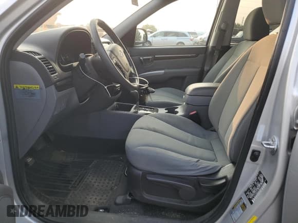 ✅ 2011 Hyundai Santa Fe GLS • VIN: 5XYZGDAB2BG038398 • Lot: 64391274. Listed on Copart with 127,770 mi. Free auction sales archive from the USA and detailed vehicle history report at DreamBid. Image 7.